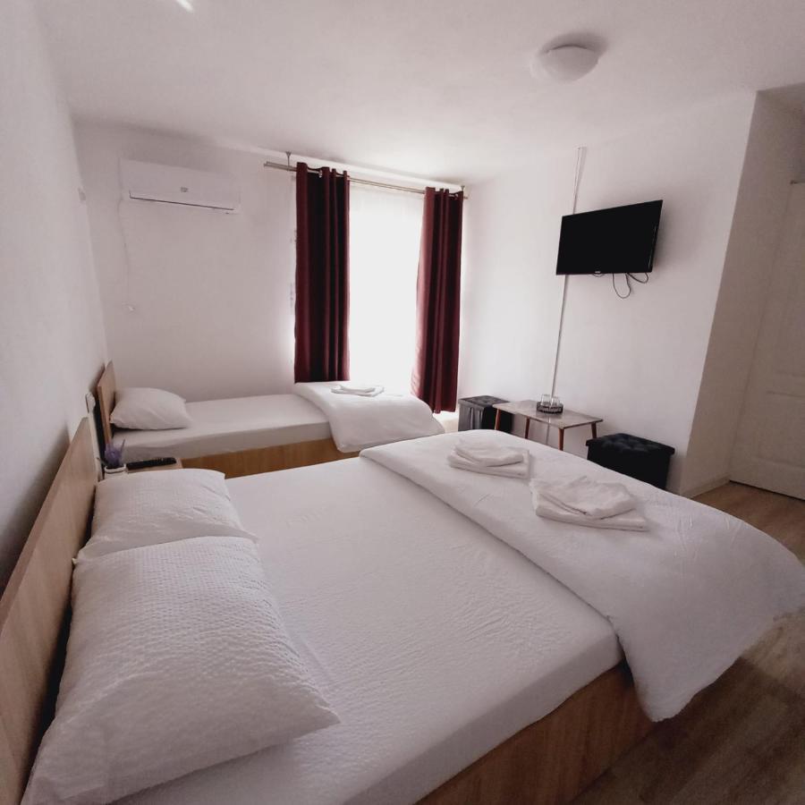 Casa Alexia Apartment Pescari Екстериор снимка